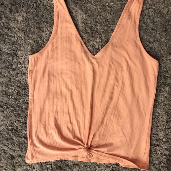 Wonderly Tops - NWT: Ribbed v-neck tank top